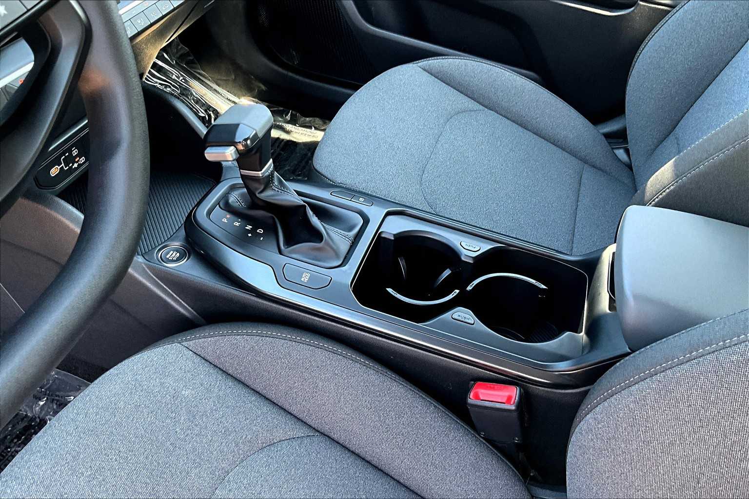2025 Kia K4 LXS photo 14