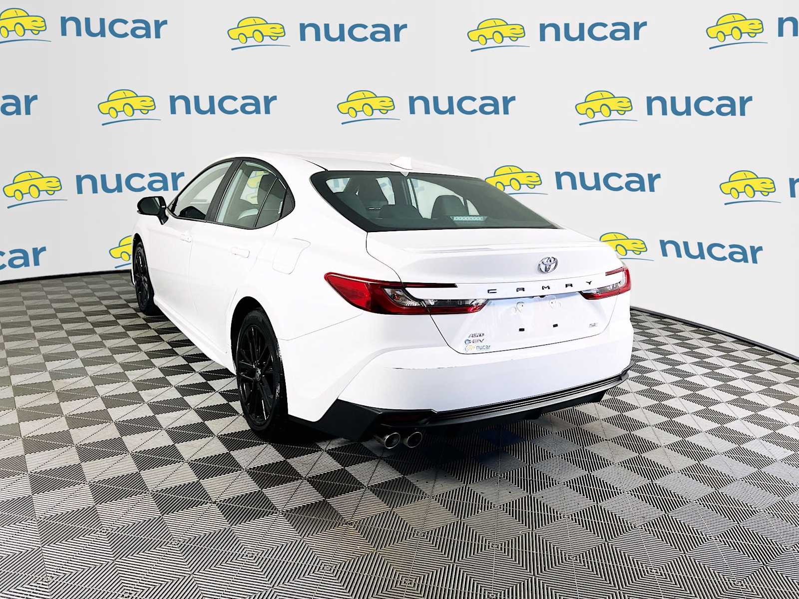 2025 Toyota Camry SE photo 3