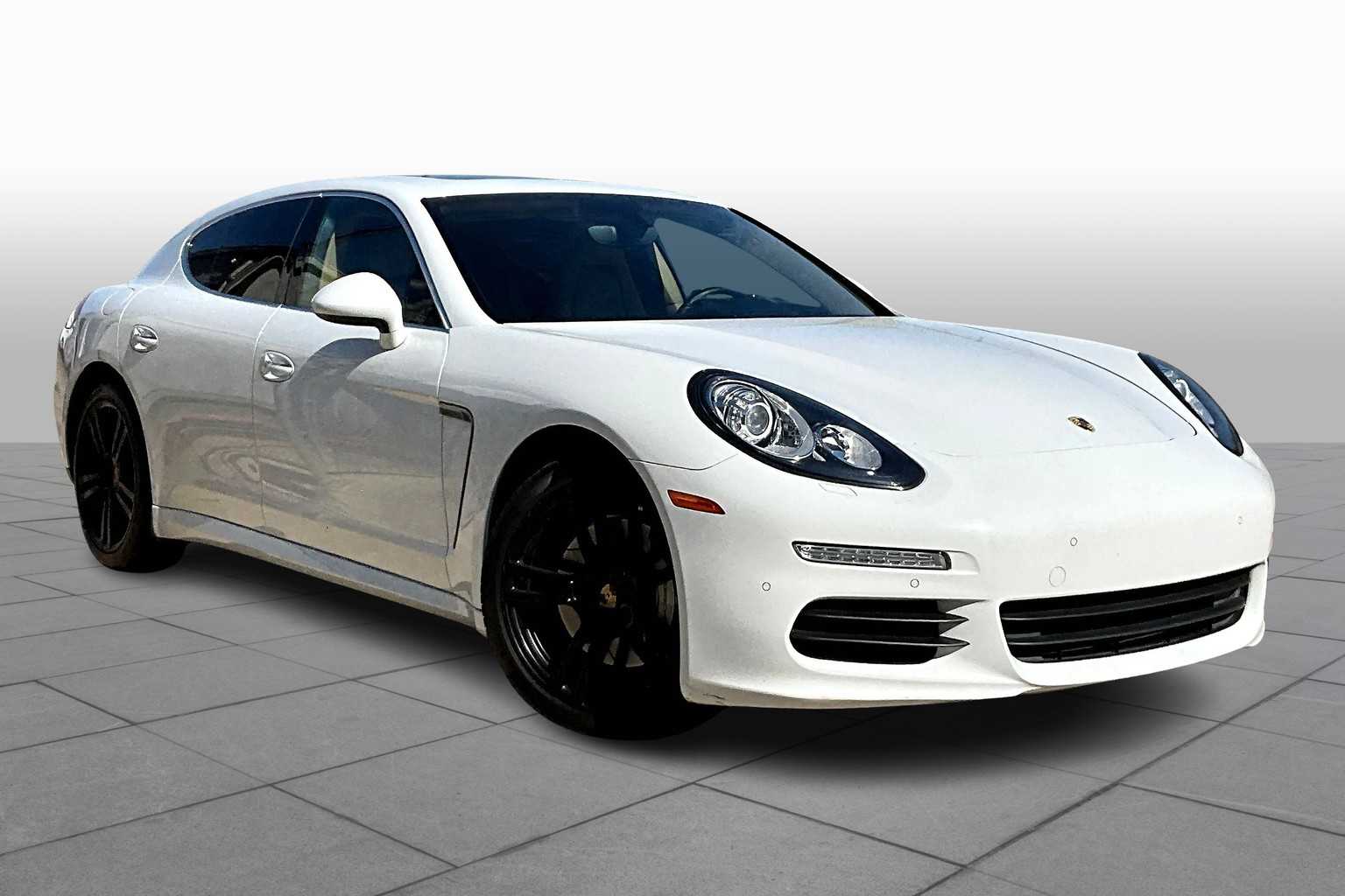 2015 Porsche Panamera S photo 2