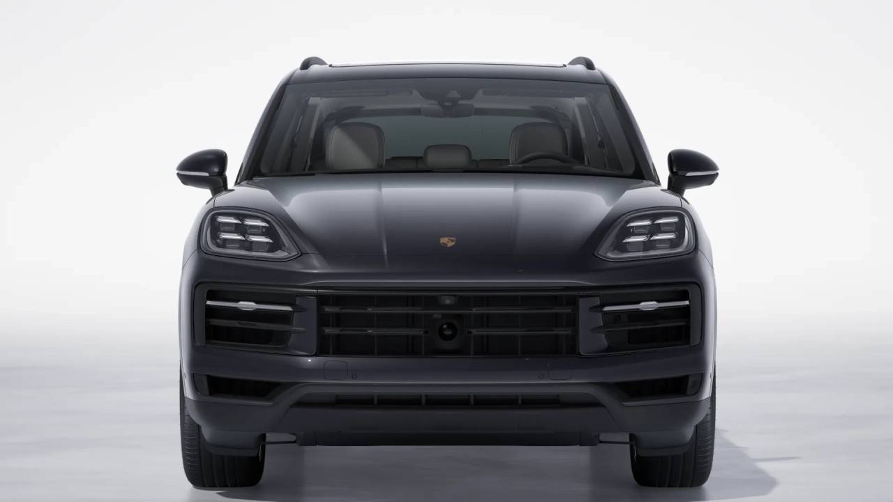 2025 Porsche Cayenne photo 9