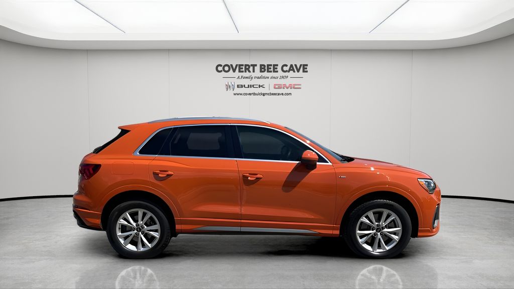 2022 Audi Q3 S line Premium 45 TFSI photo 10