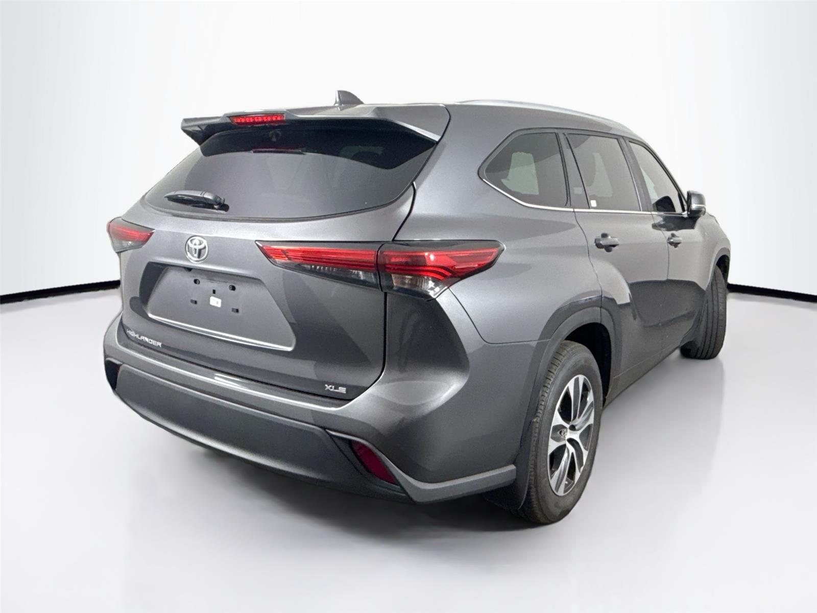 2023 Toyota Highlander XLE photo 6