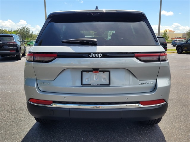 2025 Jeep Grand Cherokee Limited photo 4