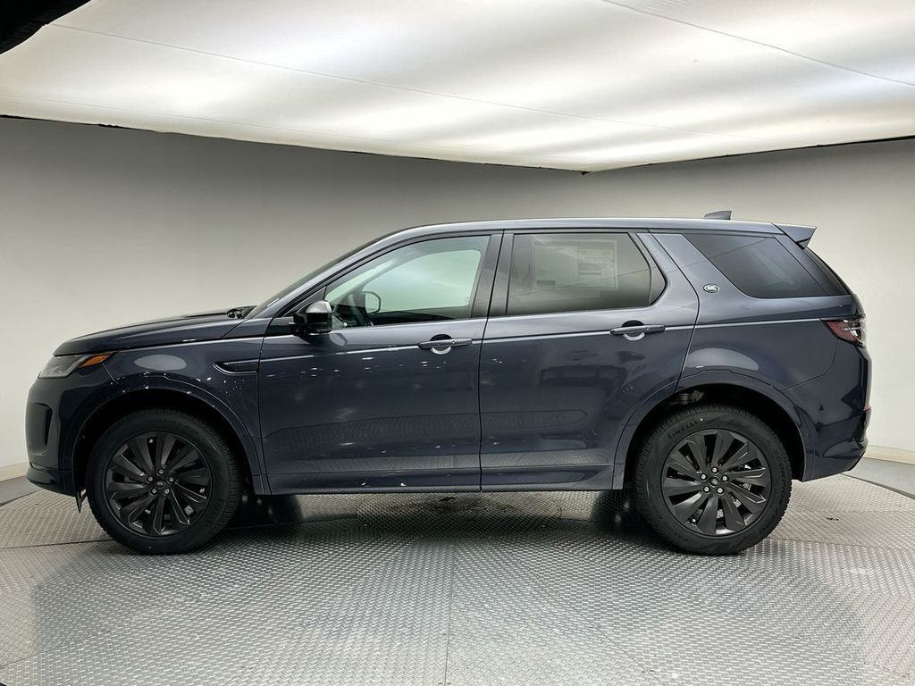2025 Land Rover Discovery Sport S photo 2