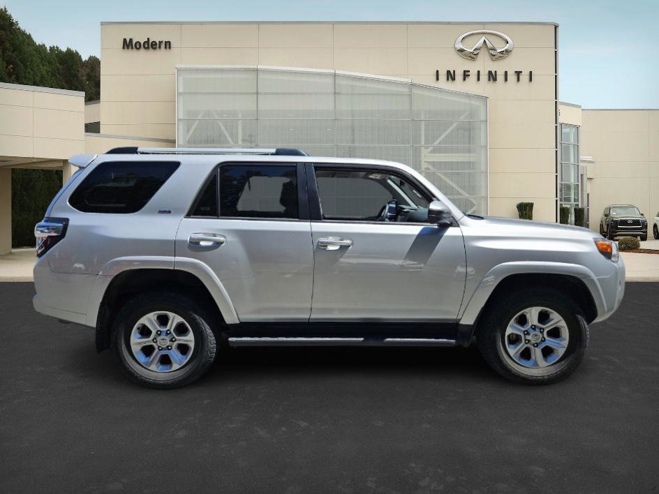 2024 Toyota 4Runner SR5 4WD photo 2