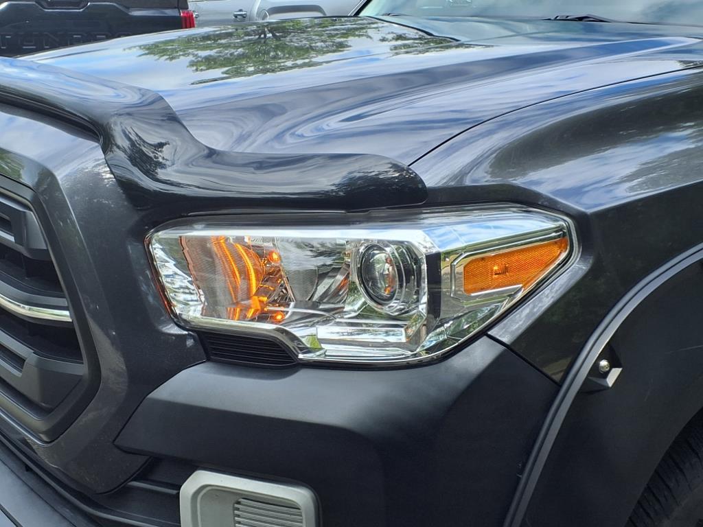 2019 Toyota Tacoma SR5 photo 3