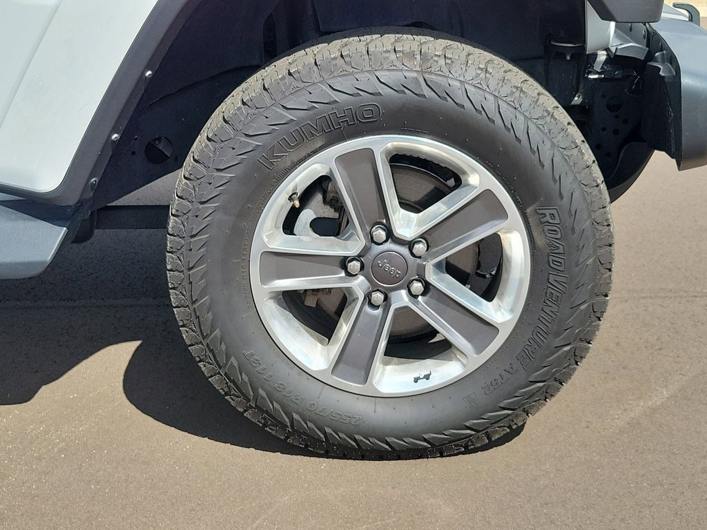 2021 Jeep Wrangler Unlimited Sahara photo 5