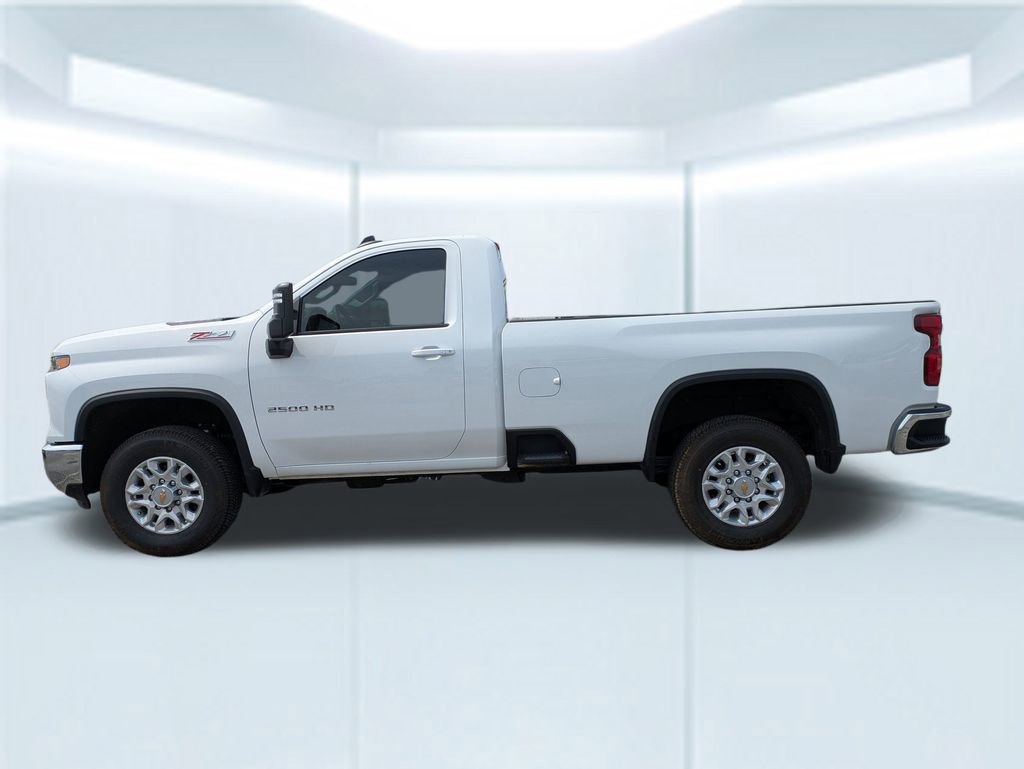 2025 Chevrolet Silverado 2500HD LT photo 2