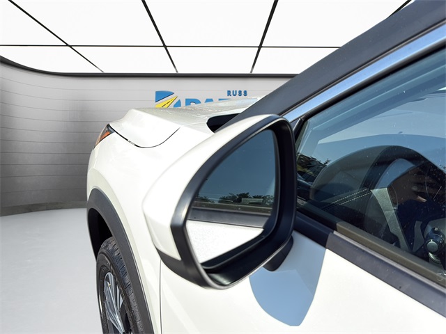 2023 Nissan Rogue SV photo 14
