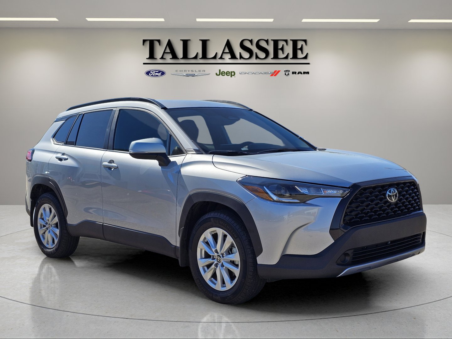 2024 Toyota Corolla Cross LE photo 4