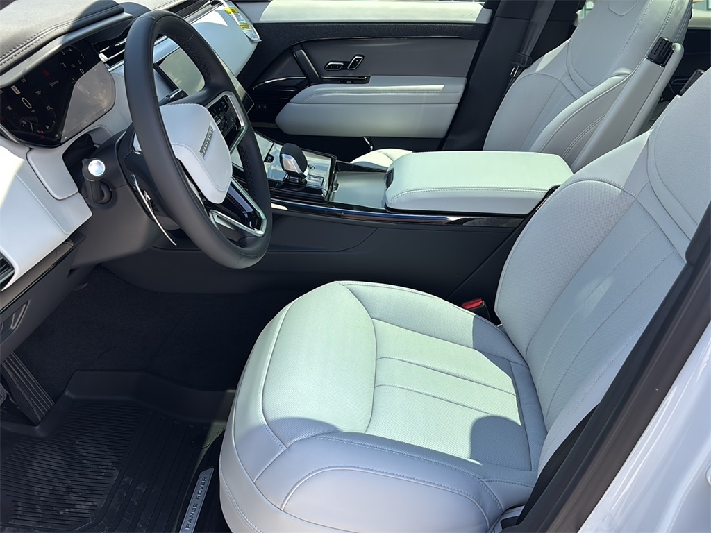 2025 Land Rover Range Rover Sport SE photo 21