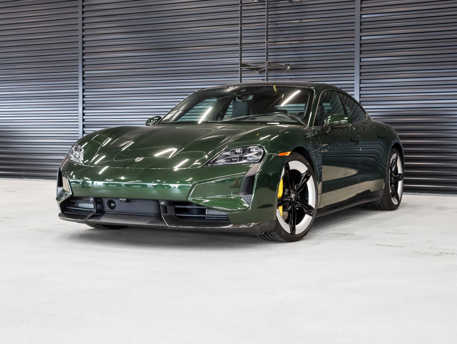 2025 Porsche Taycan Turbo S's photo