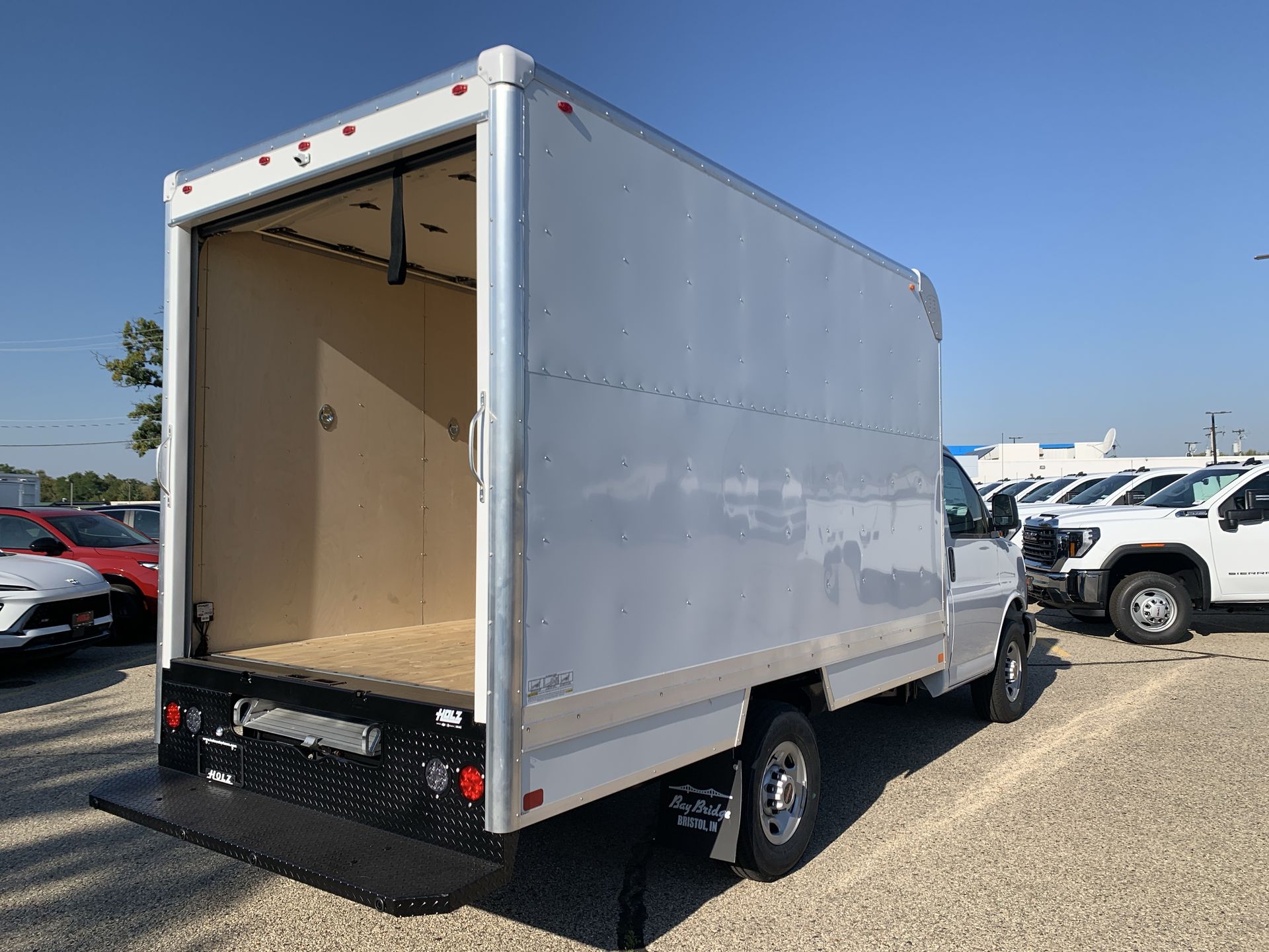 2025 Gmc Savana Cutaway 3500 photo 27