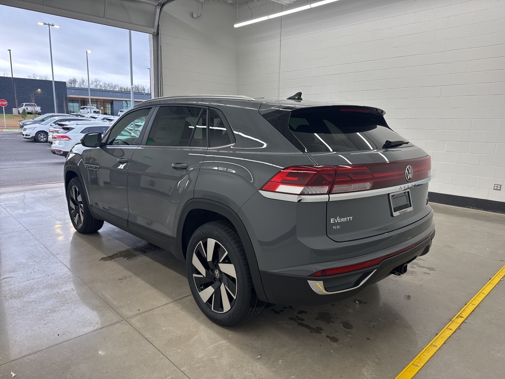 2025 Volkswagen Atlas Cross Sport SE Technology photo 3
