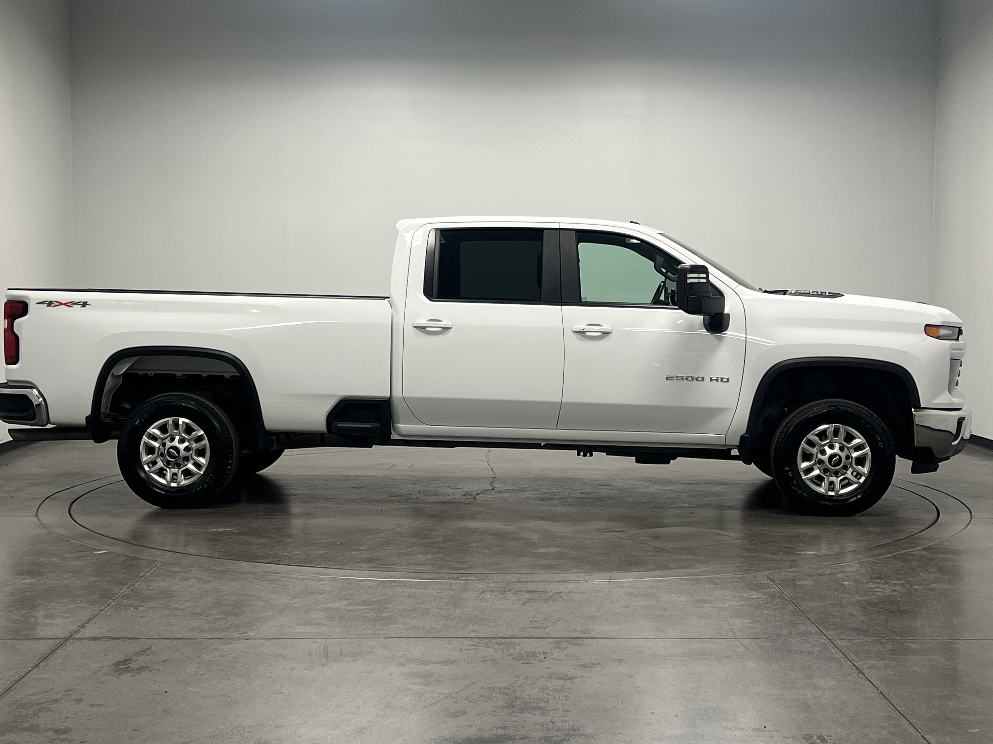 2024 Chevrolet Silverado 2500HD LT photo 8