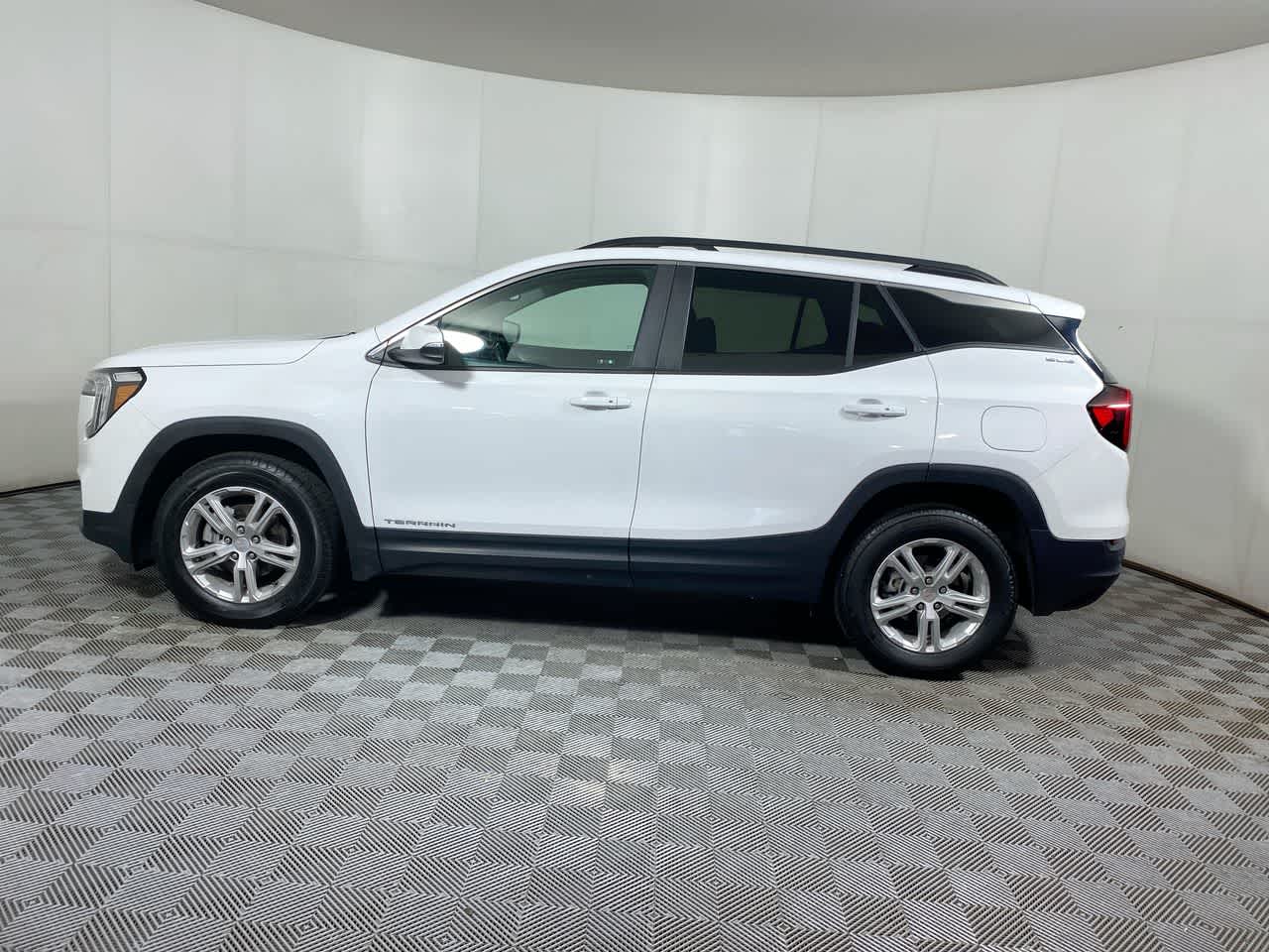2023 Gmc Terrain SLE photo 4
