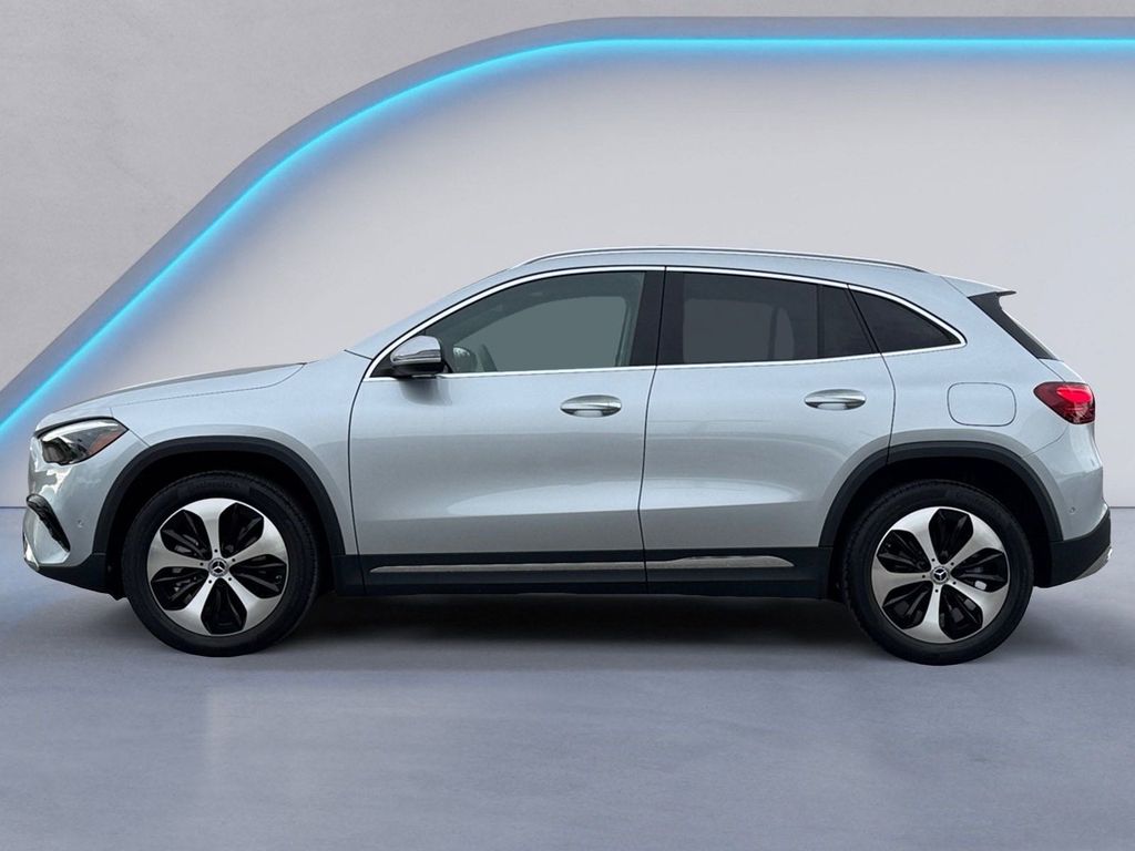 2025 Mercedes Benz GLA 250 4MATIC photo 4