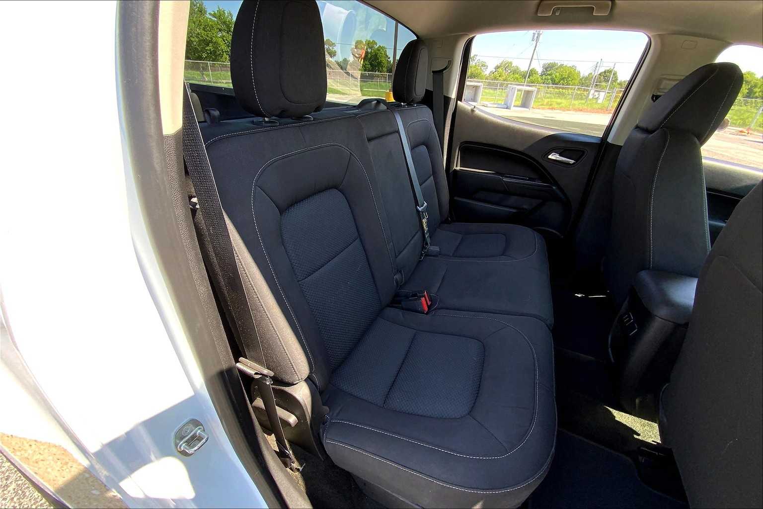 2016 Chevrolet Colorado LT photo 18