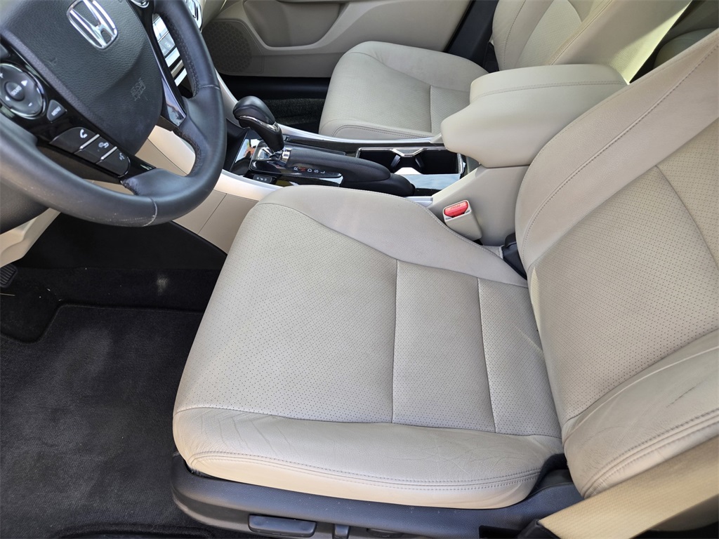 2016 Honda Accord EX-L photo 19