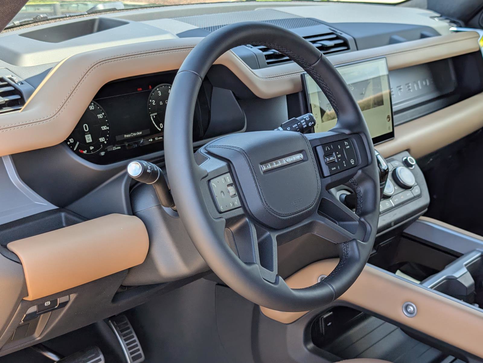 2025 Land Rover Defender 110 photo 23