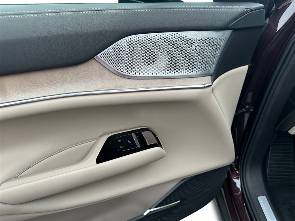 2025 Volvo EX90 Twin Motor Performance Ultra photo 14