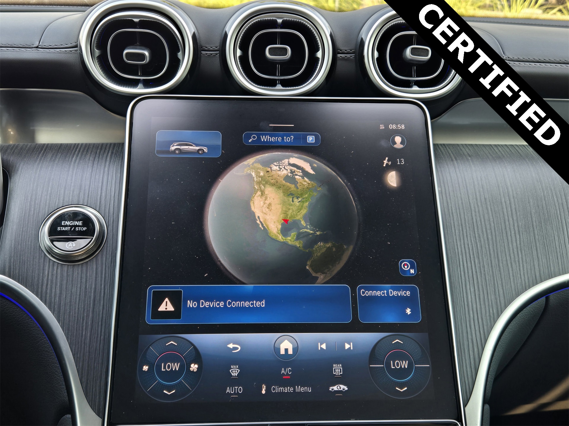 2025 Mercedes Benz GLC 300 photo 12