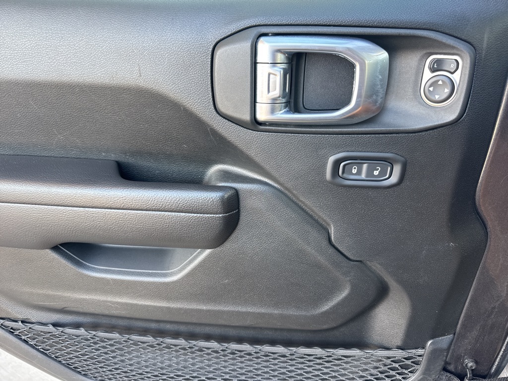 2023 Jeep Wrangler Rubicon 4xe photo 27