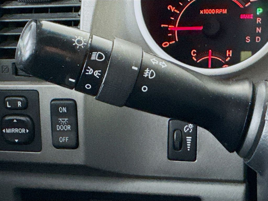 2011 Toyota Tundra Grade photo 12