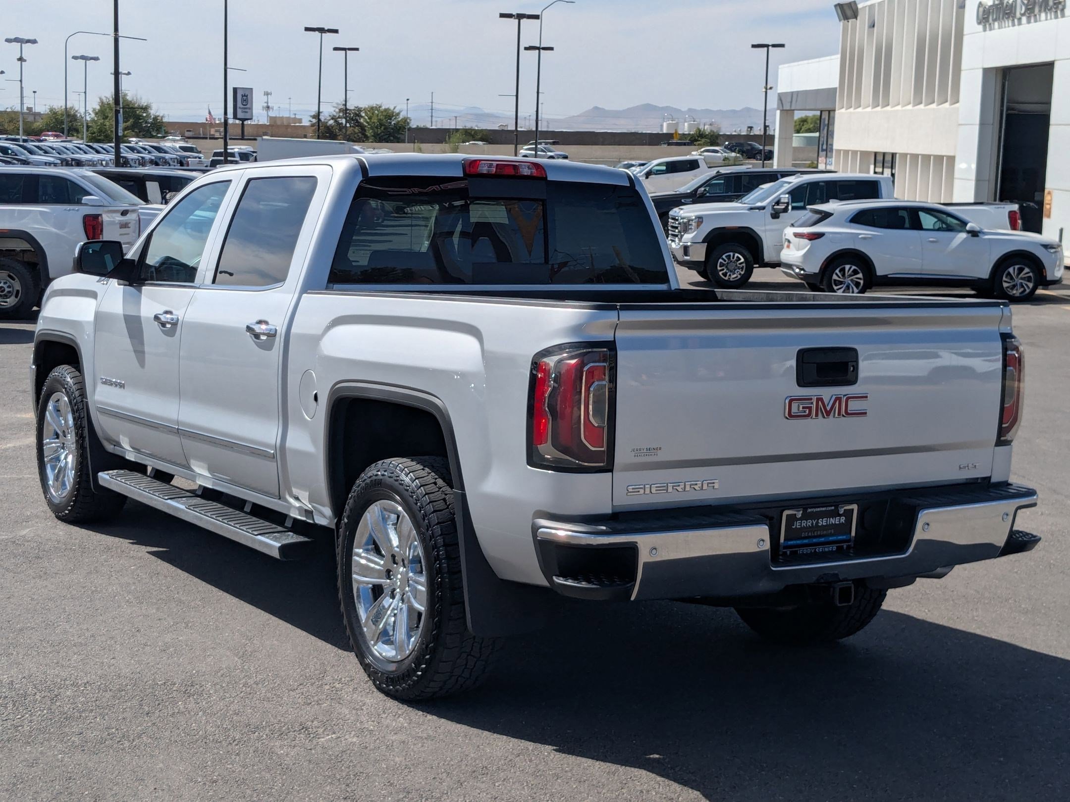2017 Gmc Sierra 1500 SLT photo 3