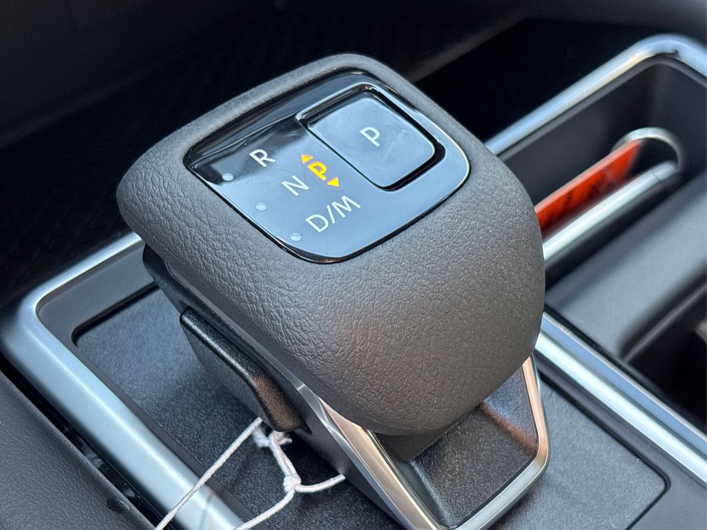 2025 Nissan Pathfinder SV photo 31