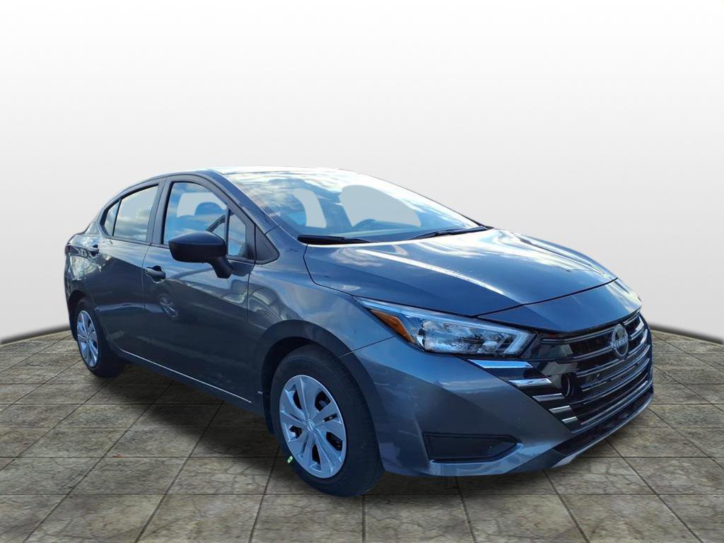 2025 Nissan Versa S's photo