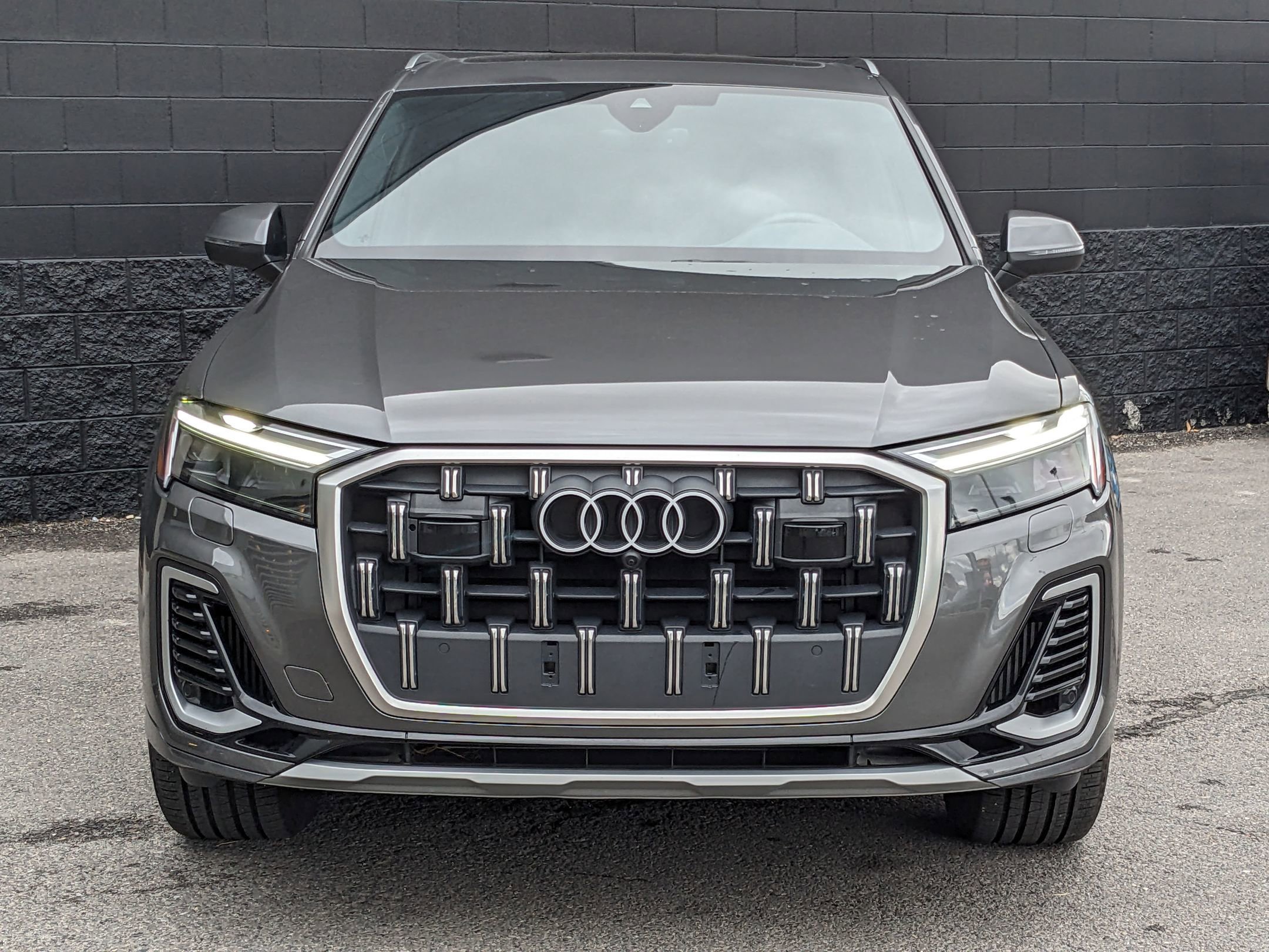 2025 Audi Q7 Premium Plus photo 2