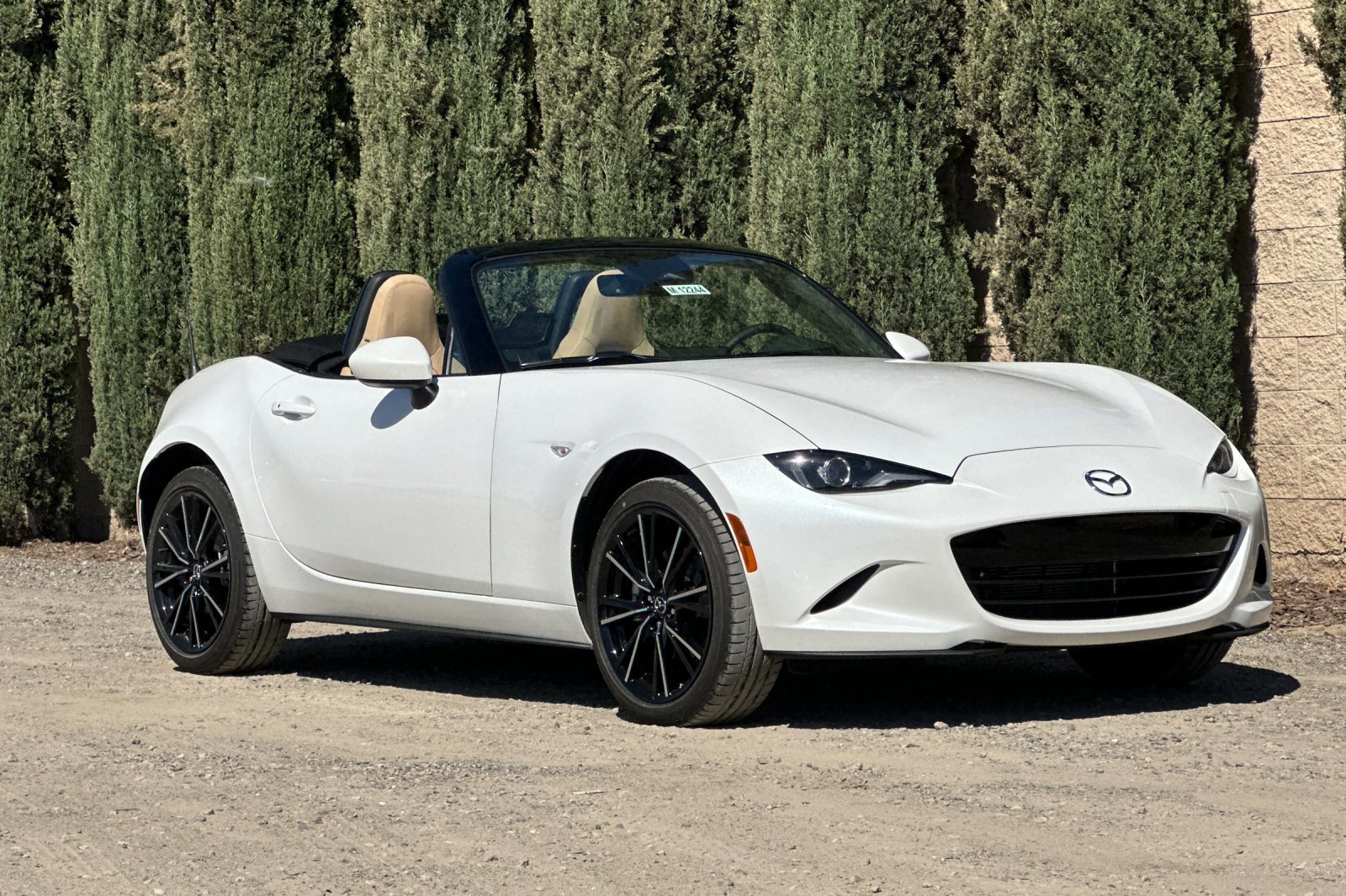 2025 Mazda MX-5 Miata Miata Grand Touring photo 2