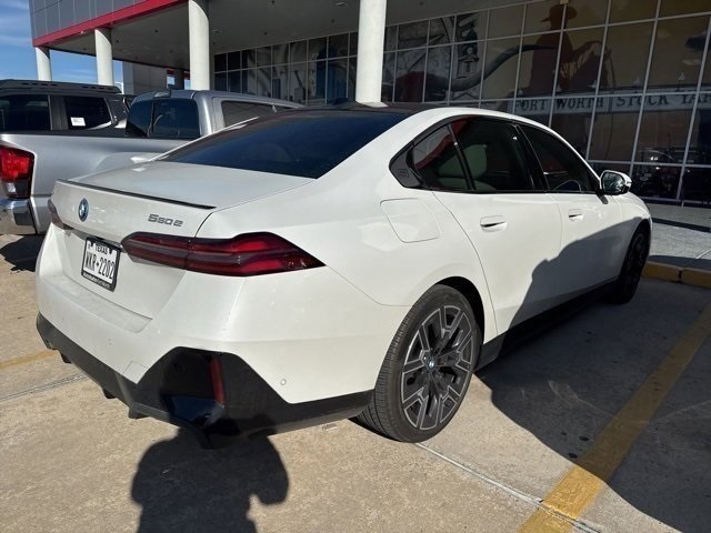 2026 Bmw 550e xDrive photo 4