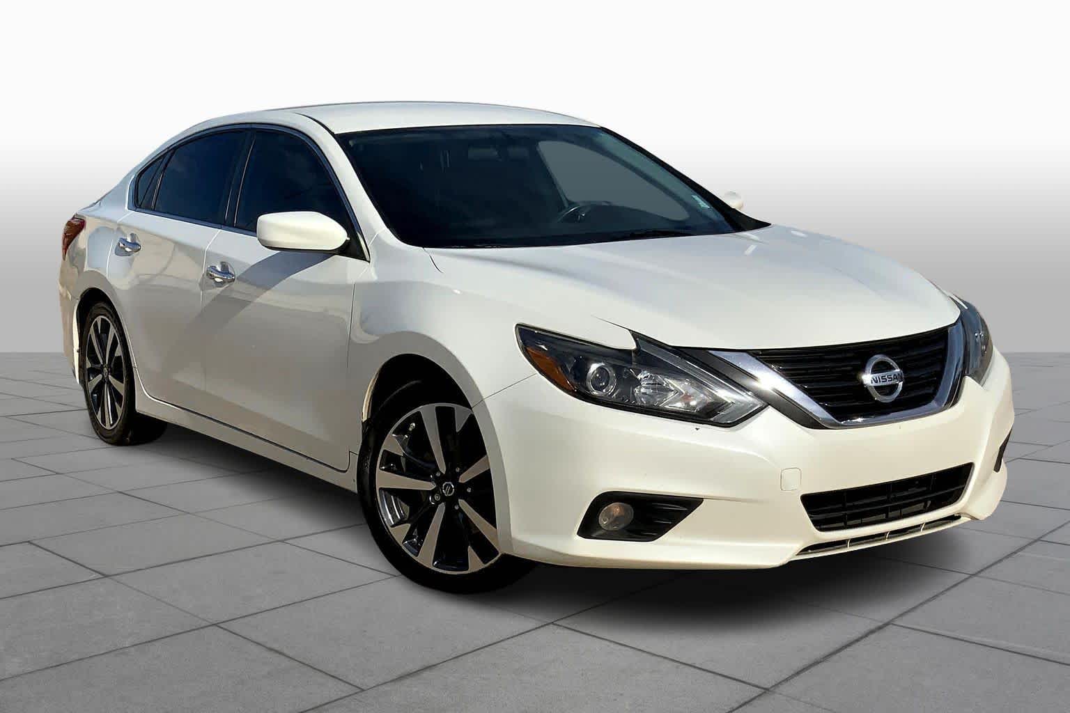 Used 2017 Nissan Altima SR with VIN 1N4AL3AP0HC126965 for sale in Oklahoma City, OK