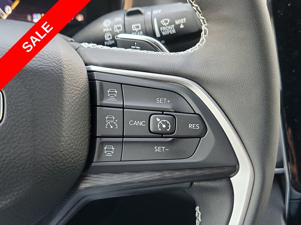 2025 Jeep Grand Cherokee Laredo Altitude photo 35