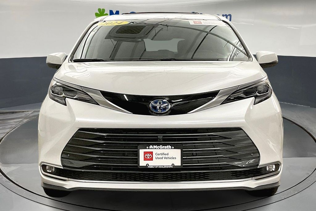 2024 Toyota Sienna Platinum photo 4