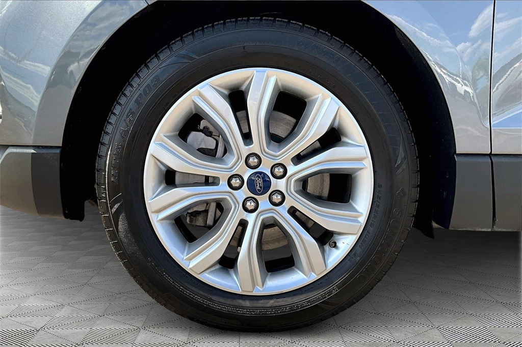 Used 2022 Gray Ford Titanium image 9