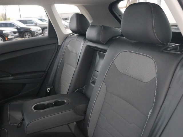 2025 Volkswagen Taos SE photo 24