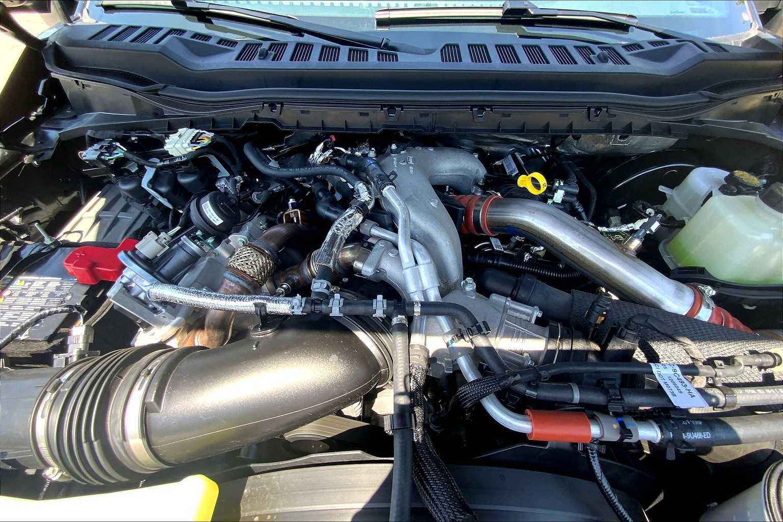 2025 Ford F-350 Platinum photo 27