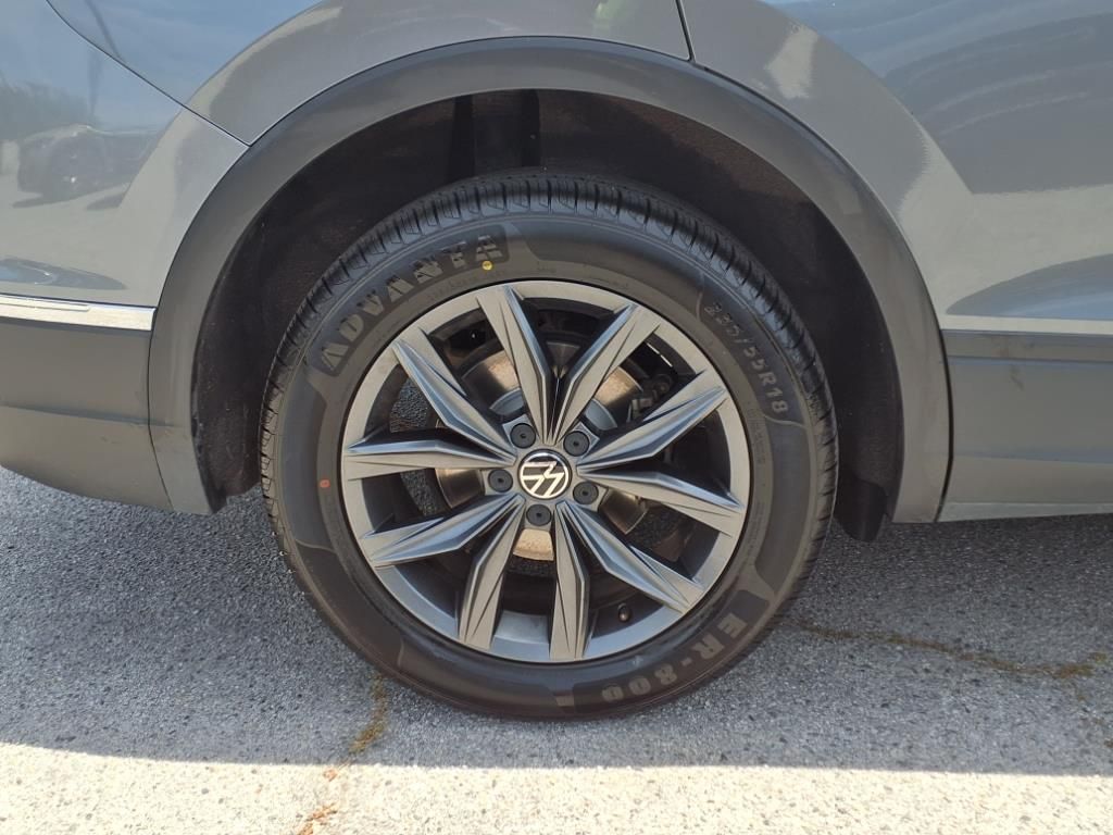 2022 Volkswagen Tiguan SE photo 4