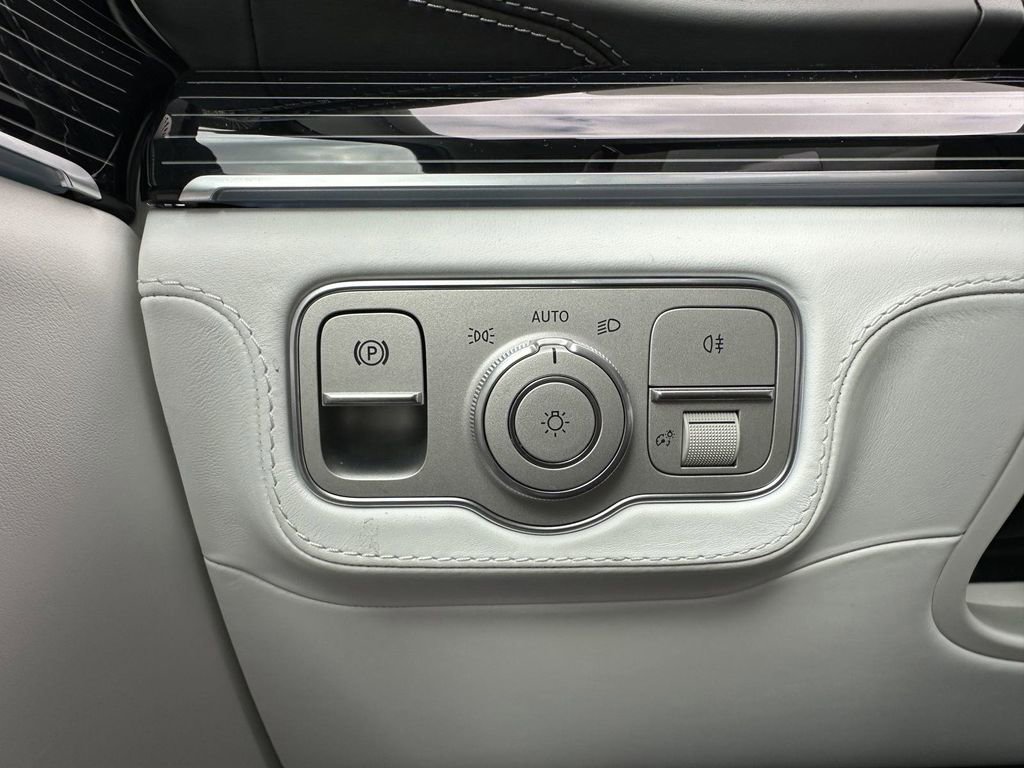 2025 Mercedes Benz GLS Maybach 600 4MATIC photo 34