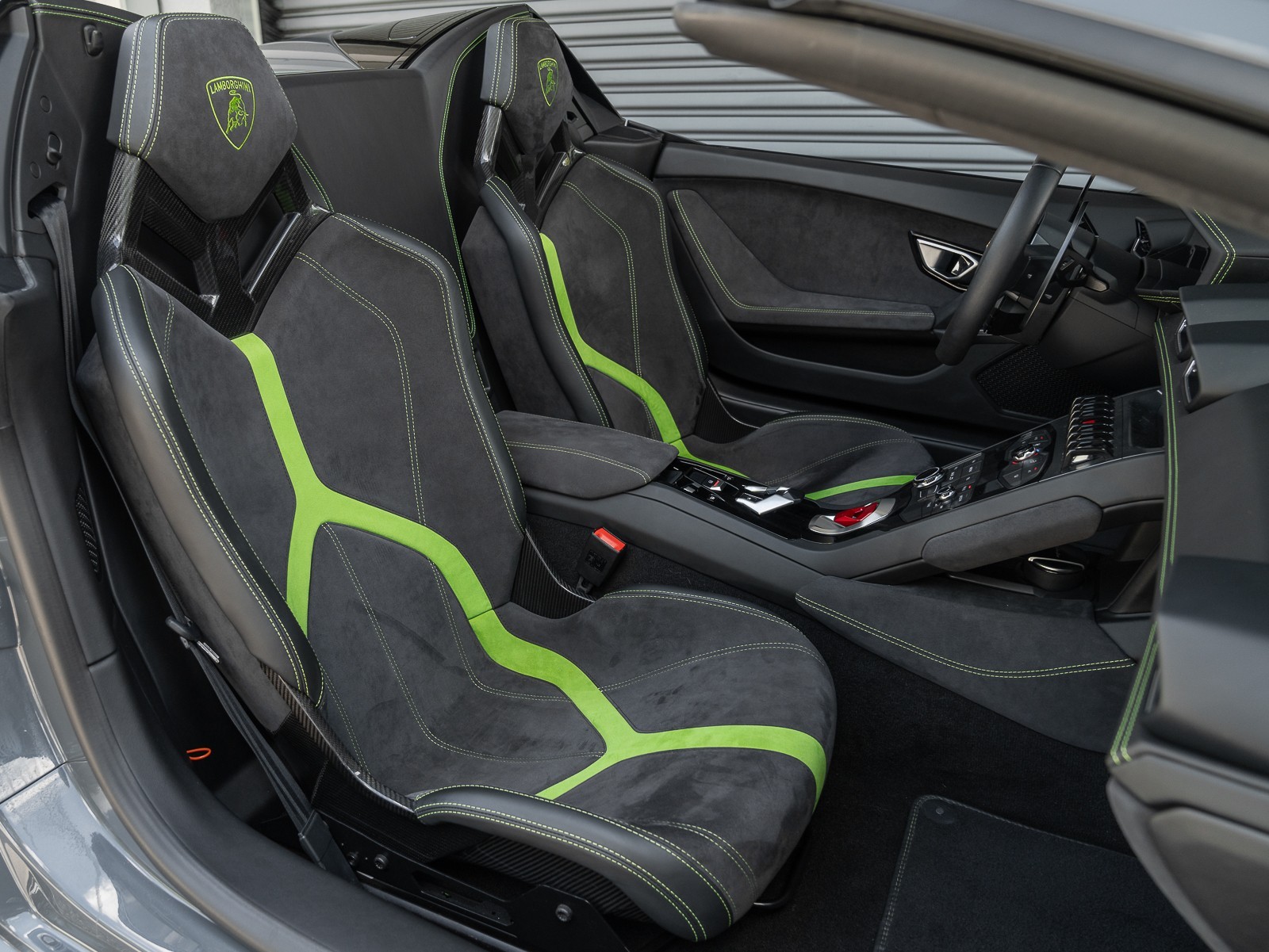 2016 Lamborghini Huracan LP 610-4 Spyder photo 4