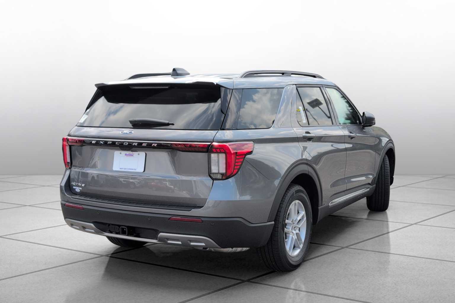 2025 Ford Explorer photo 12