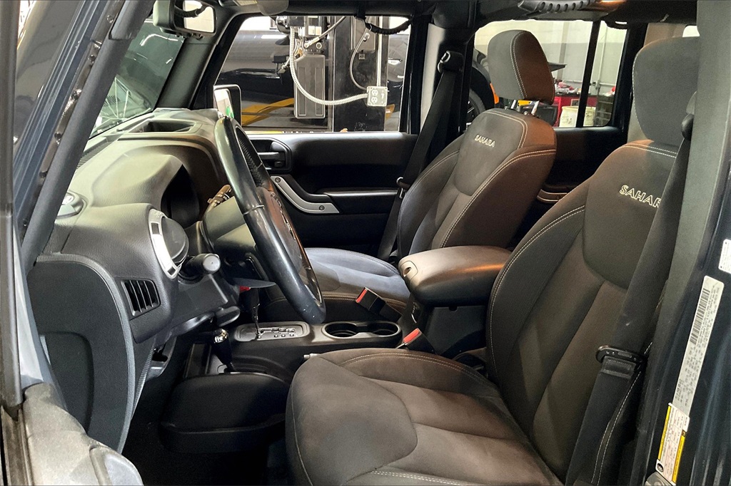 2016 Jeep Wrangler Unlimited Sahara photo 20
