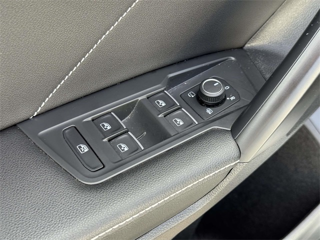 2023 Volkswagen Tiguan SEL R-Line Black photo 27