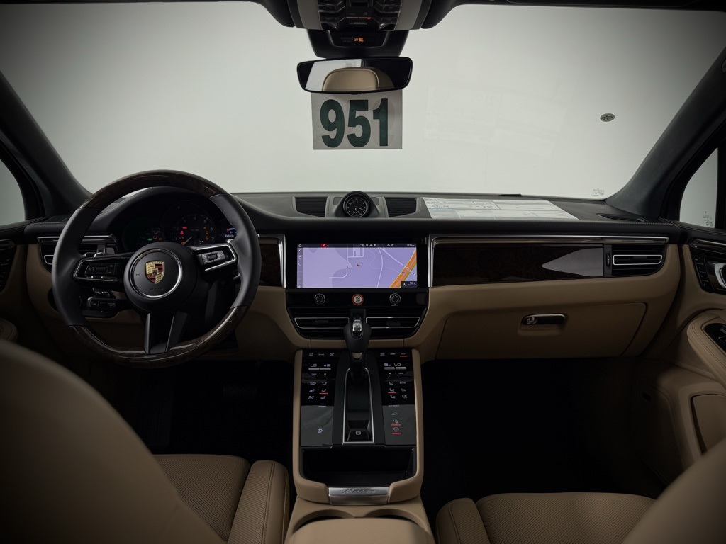 2025 Porsche Macan T photo 24