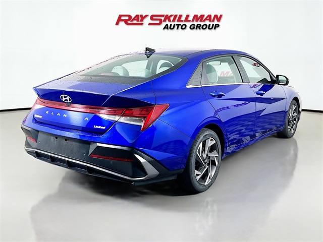 2024 Hyundai Elantra Limited photo 7
