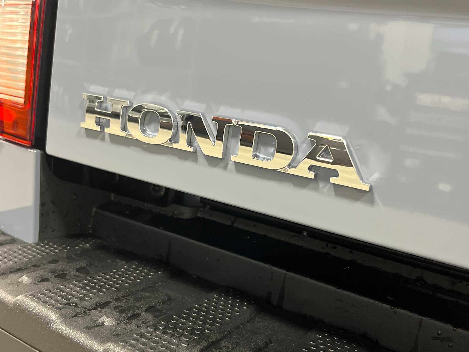 2025 Honda Ridgeline Black Edition photo 5
