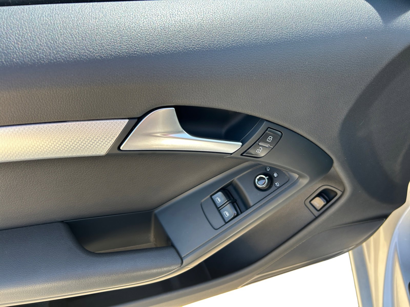 2011 Audi A5 2.0T Premium photo 17